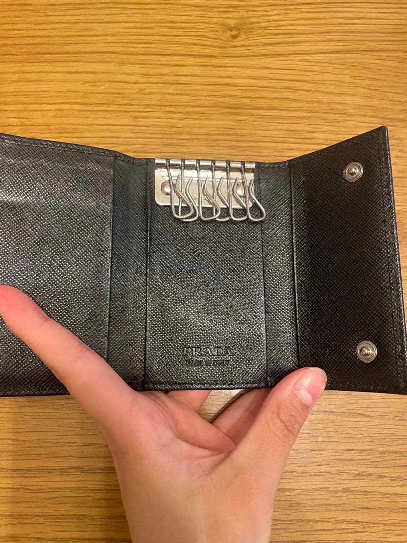 【お値下げ中‼️】PRADA プラダ　キーケース　メンズ　サフィアーノ