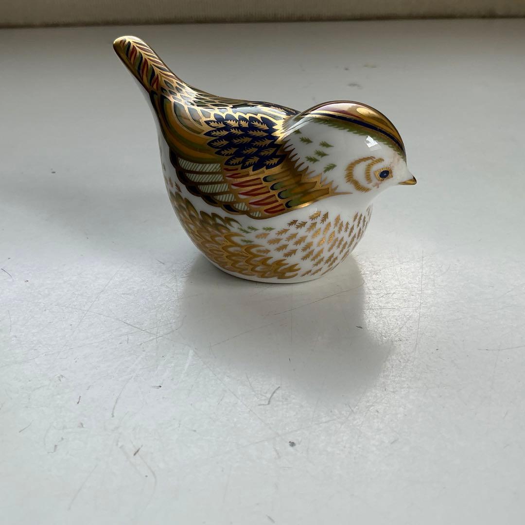英国　ロイヤルクラウンダービー　陶器製 鳥の置物 金色 手描き模様