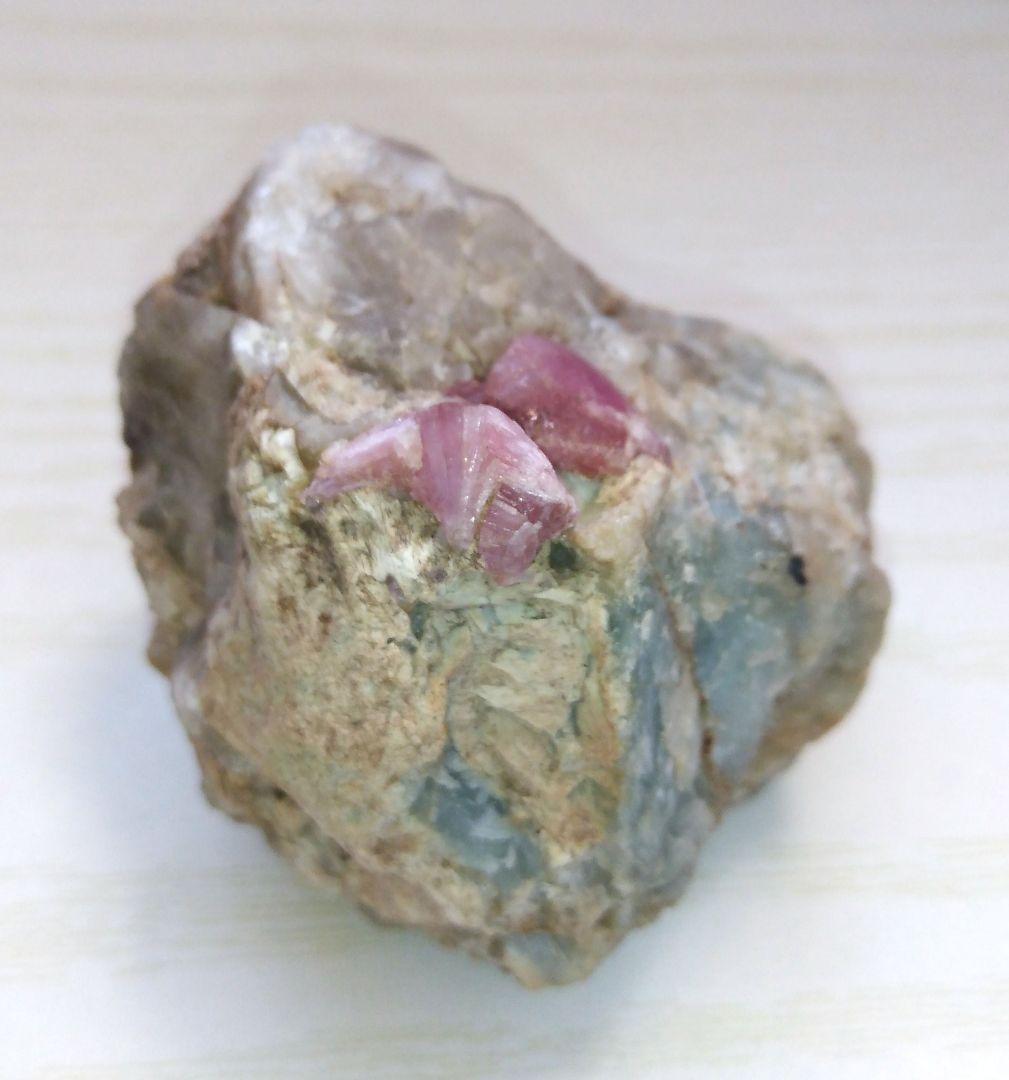 ミャンマー産 球状ルーベライト　トルマリン　希少宝石鉱物標本