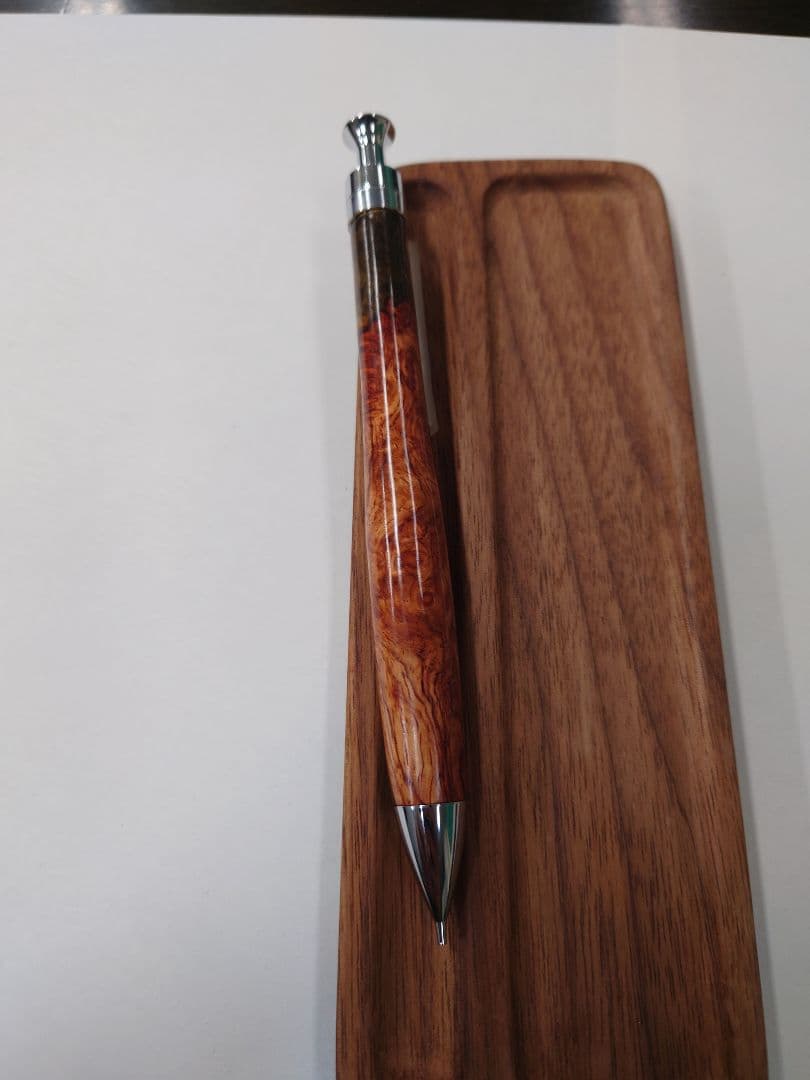 木軸ペン　花梨瘤紅白　うるし仕上げ　シャープ0.5 金継ぎ　某工房