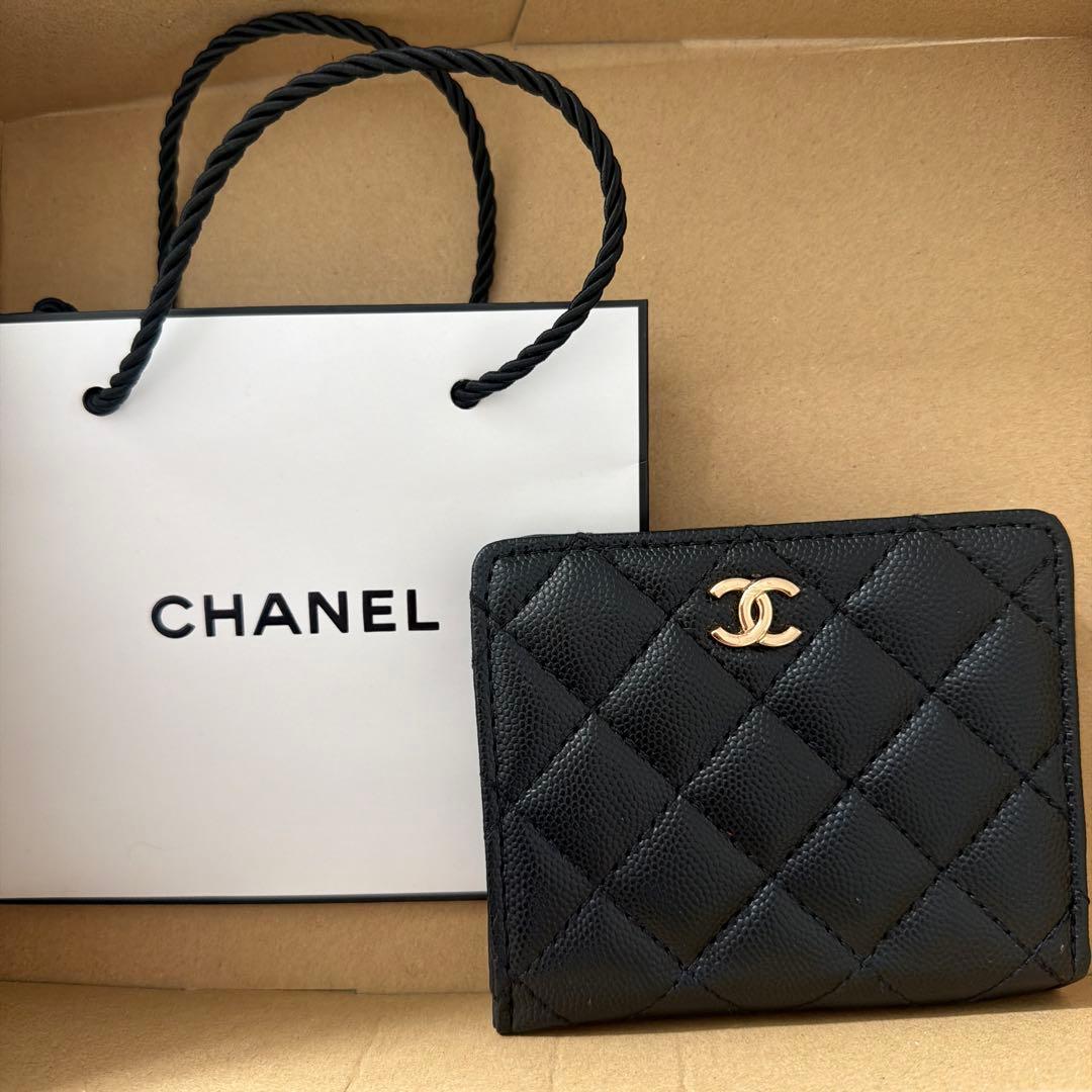 新品未使用CHANEL ブラック 二つ折り財布