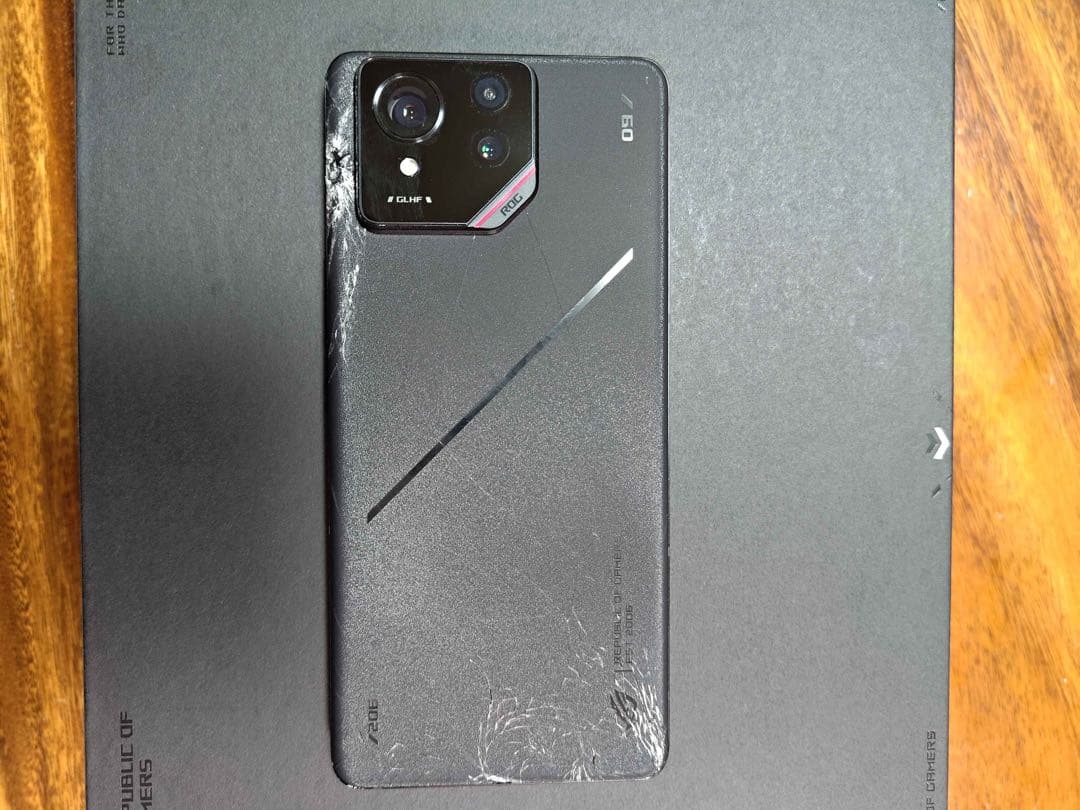 ASUS ROG Phone 9PRO 中古 背面割れ有り