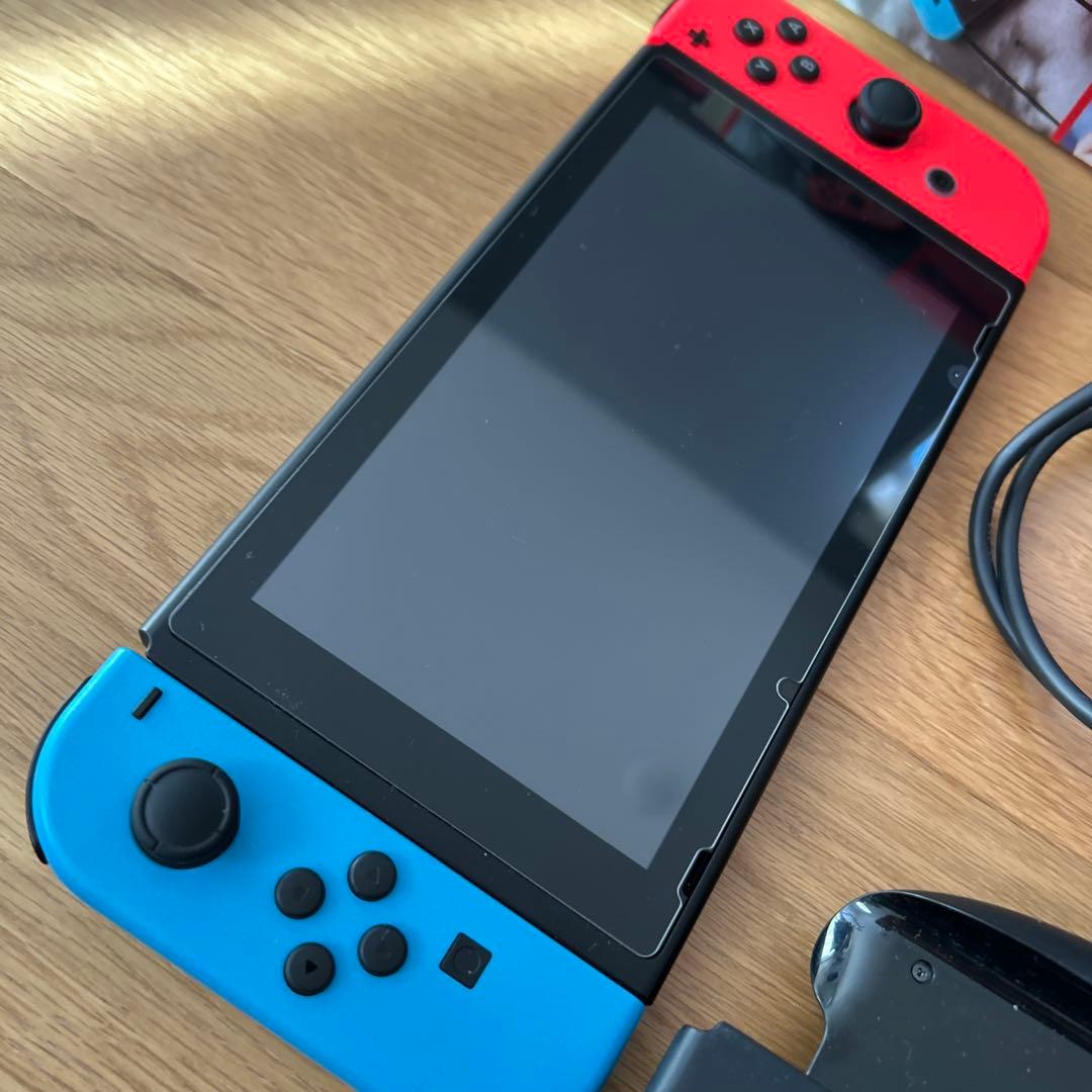 2024年12月購入　switch 本体　ネオンブルー×ネオンレッド