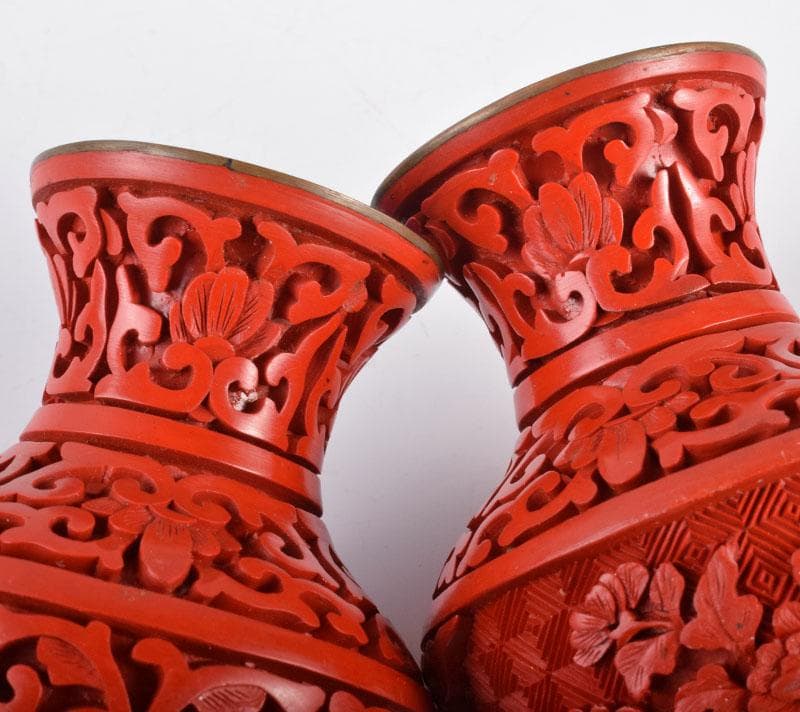 中国　剔紅　堆朱　内七宝　花文瓶　唐木台付　一對　M　R5751