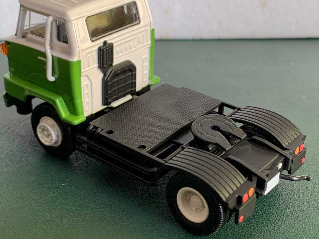 トミカリミテッドヴィンテージネオ 日野HE366 カートランスポーター