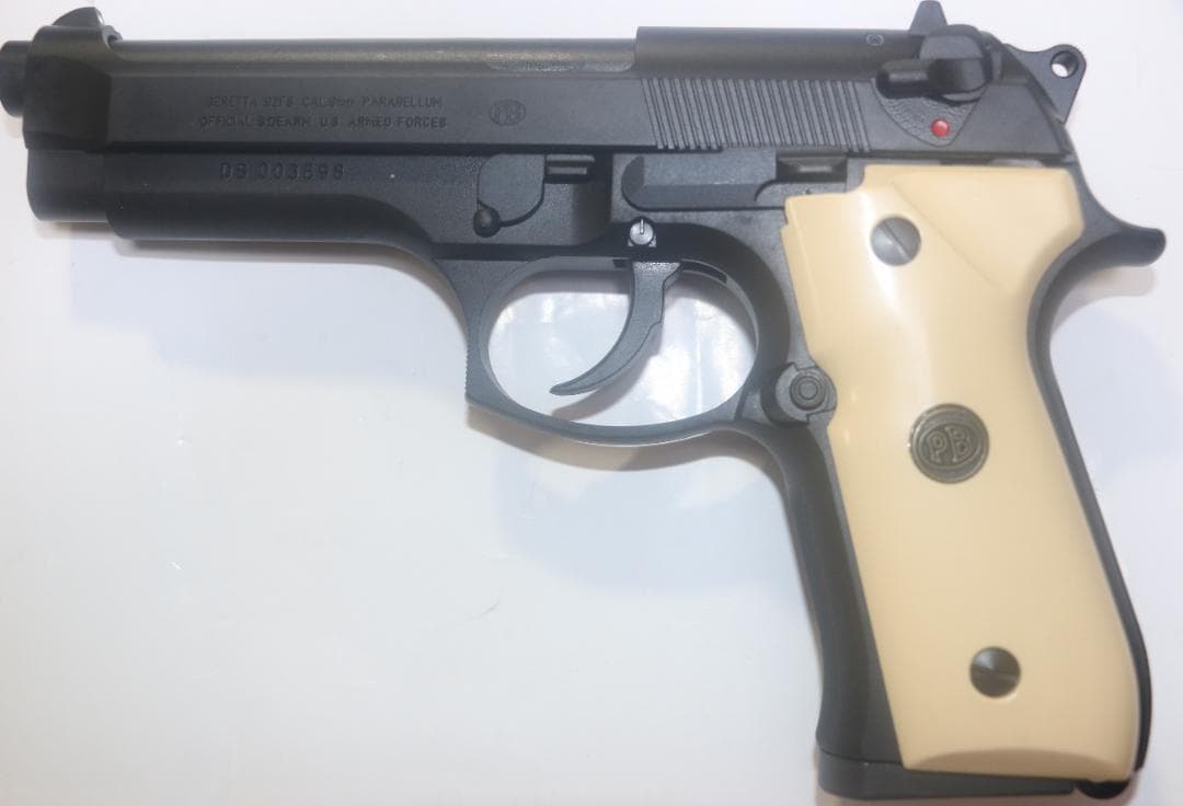 MGC製HW樹脂モデルガン ベレッタＭ９２ＦＳ湾岸戦争限定モデル SPG合法品