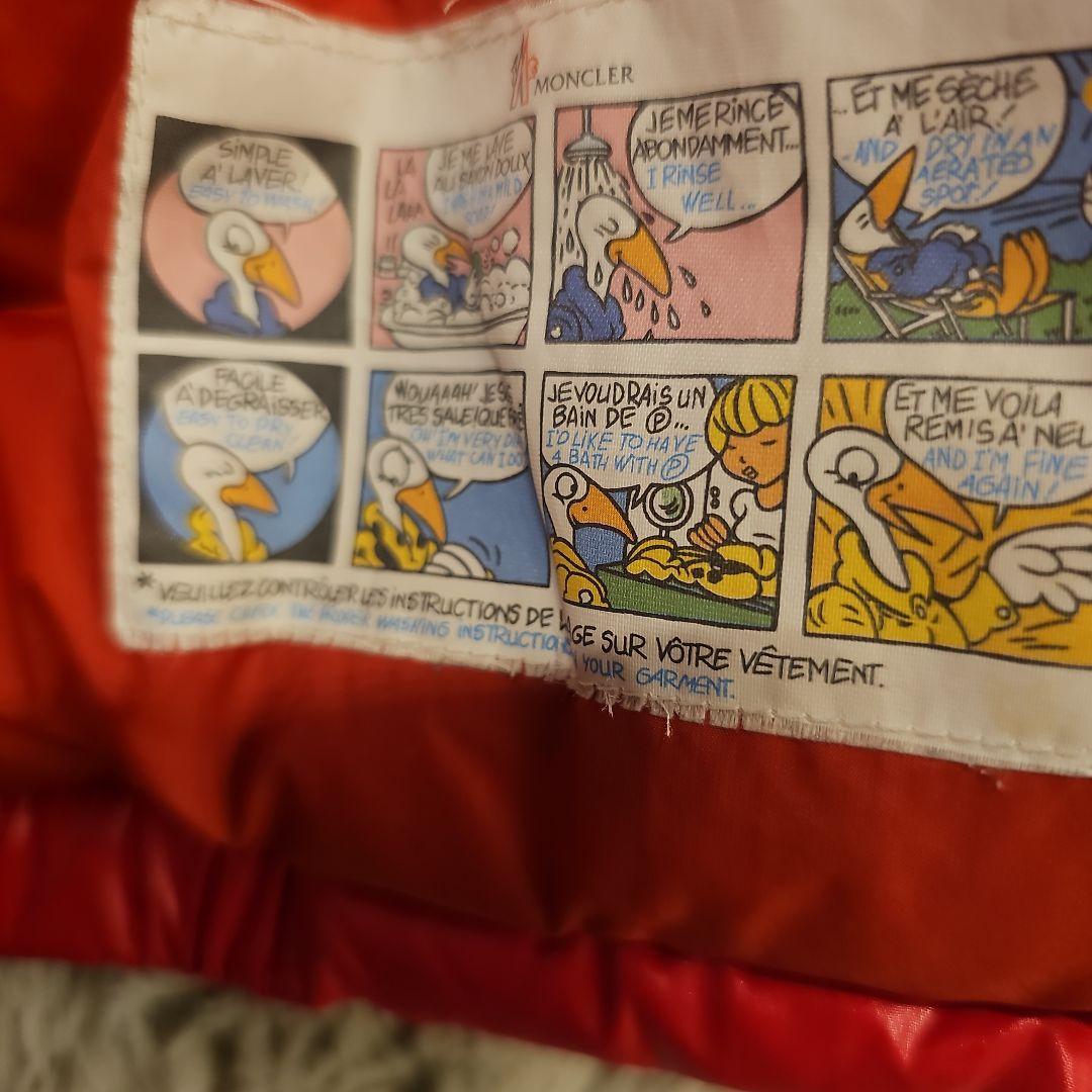 MONCLER 赤 フード付きダウンジャケット