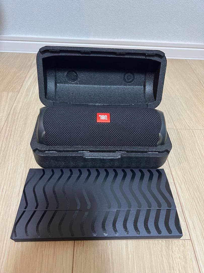 【極美品】JBL FLIP5 ブラック 防水 ワイヤレススピーカー