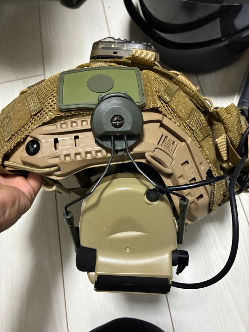 戦術ヘルメット タン色 モジュラー設計