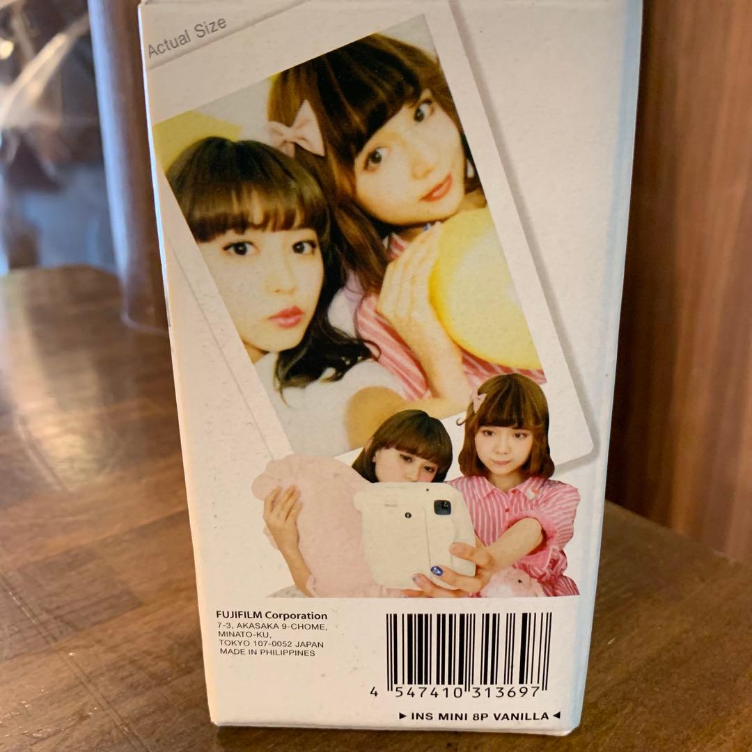 未使用品　FUJIFILM INSTAX MINI 8+ チェキ本体 WHITE