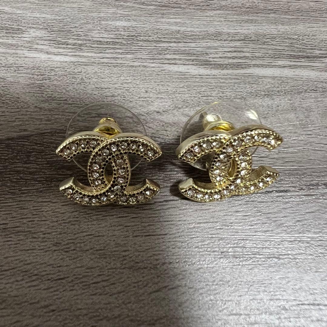 【aiさん】CHANEL ゴールド CCロゴ ピアス レディース