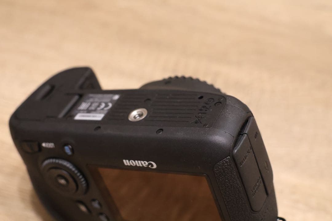 Canon EOS 6D ボディ フルサイズ一眼レフカメラ