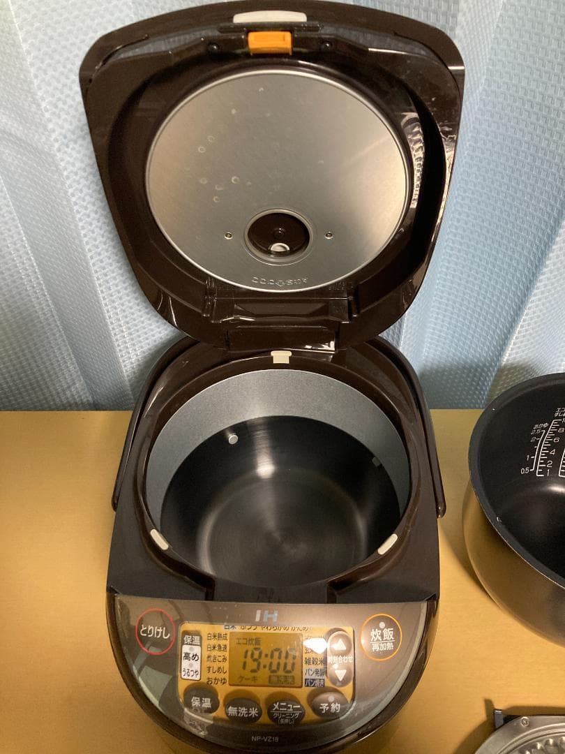 ★象印 IH炊飯ジャー 2019年製NP-VZ18 一升炊き　 極め炊き1,8L
