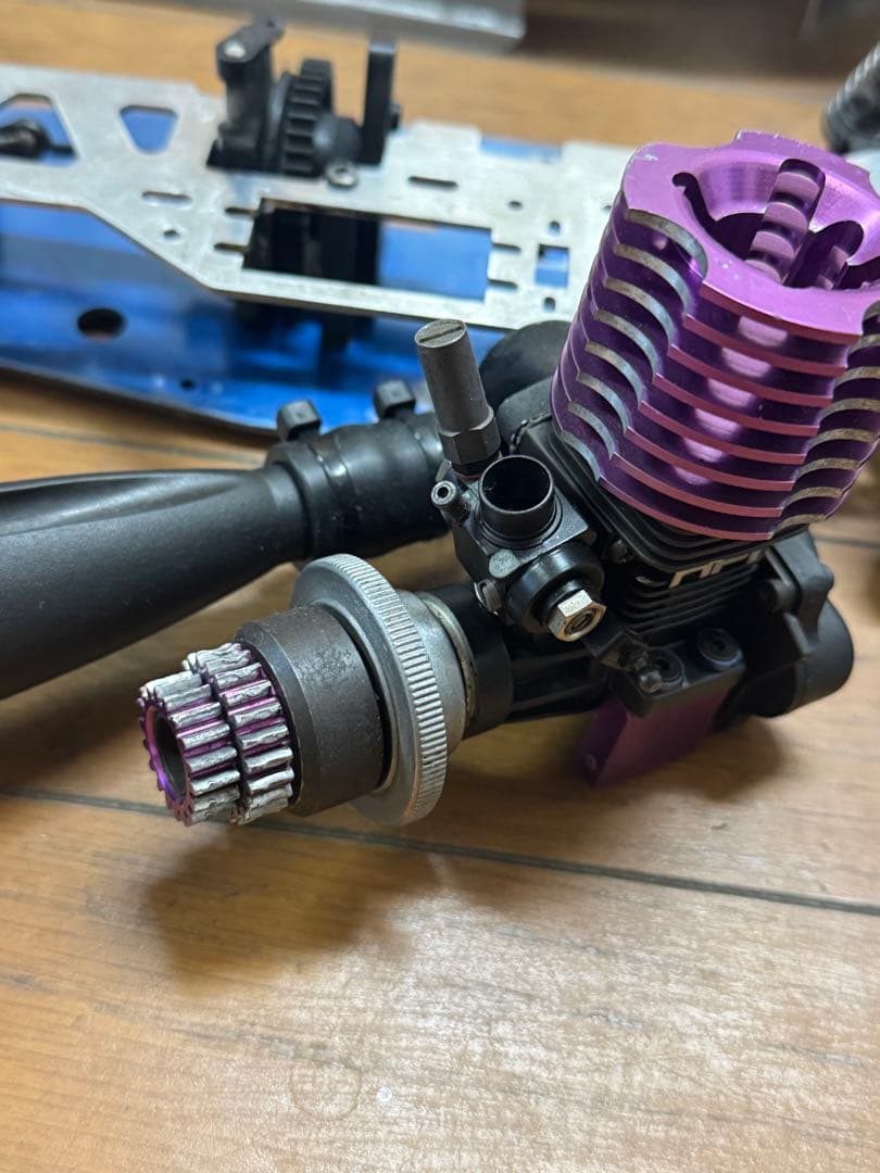 京商シャシ、HPIエンジン、ボディ