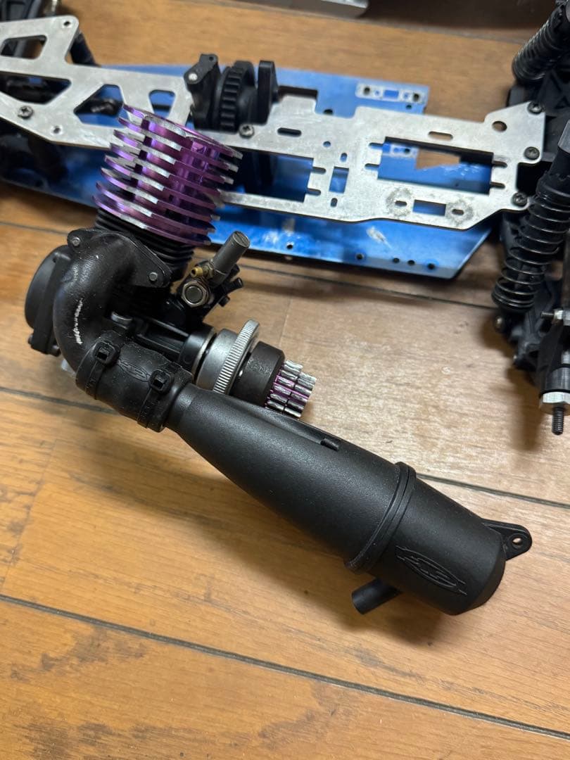 京商シャシ、HPIエンジン、ボディ