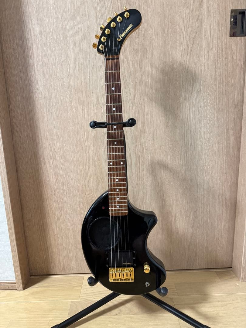 フェルナンデス スピーカー付きエレキギター　ZO-3C