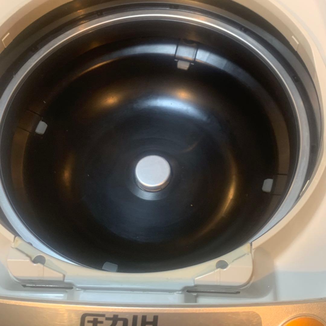 良品■象印 圧力IH NP−SB10 極め炊き　極め羽釜　5.5合炊き　ゴールド