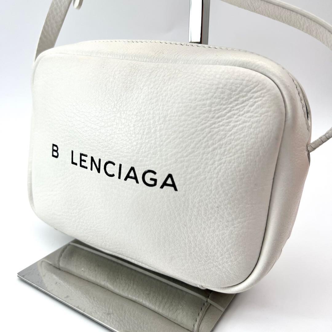 美品✨　バレンシアガ　カメラバッグ　レザー ホワイト　エブリデイ　ショルダー