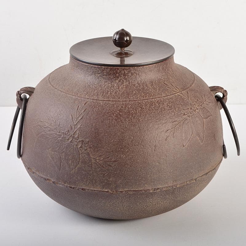 茶道具　人間国宝　釜師　高橋敬典作　桐文　真形釜　鉄釜　共布共箱　MR7512B