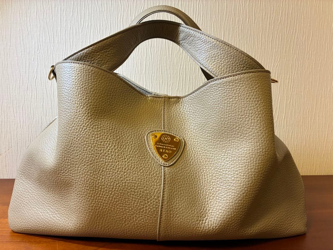 アタオ　エルヴィ　グレージュ