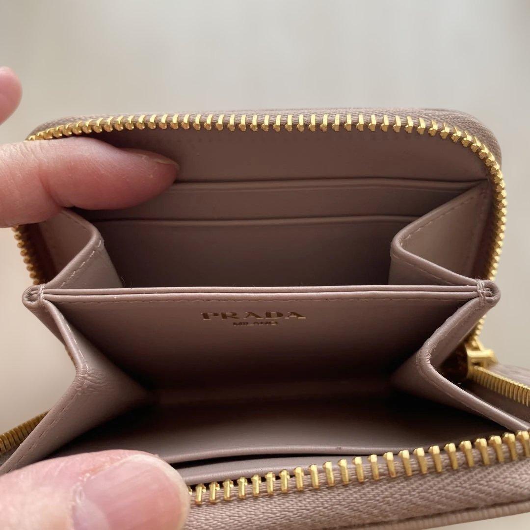プラダ トライアングル ケース 超美品