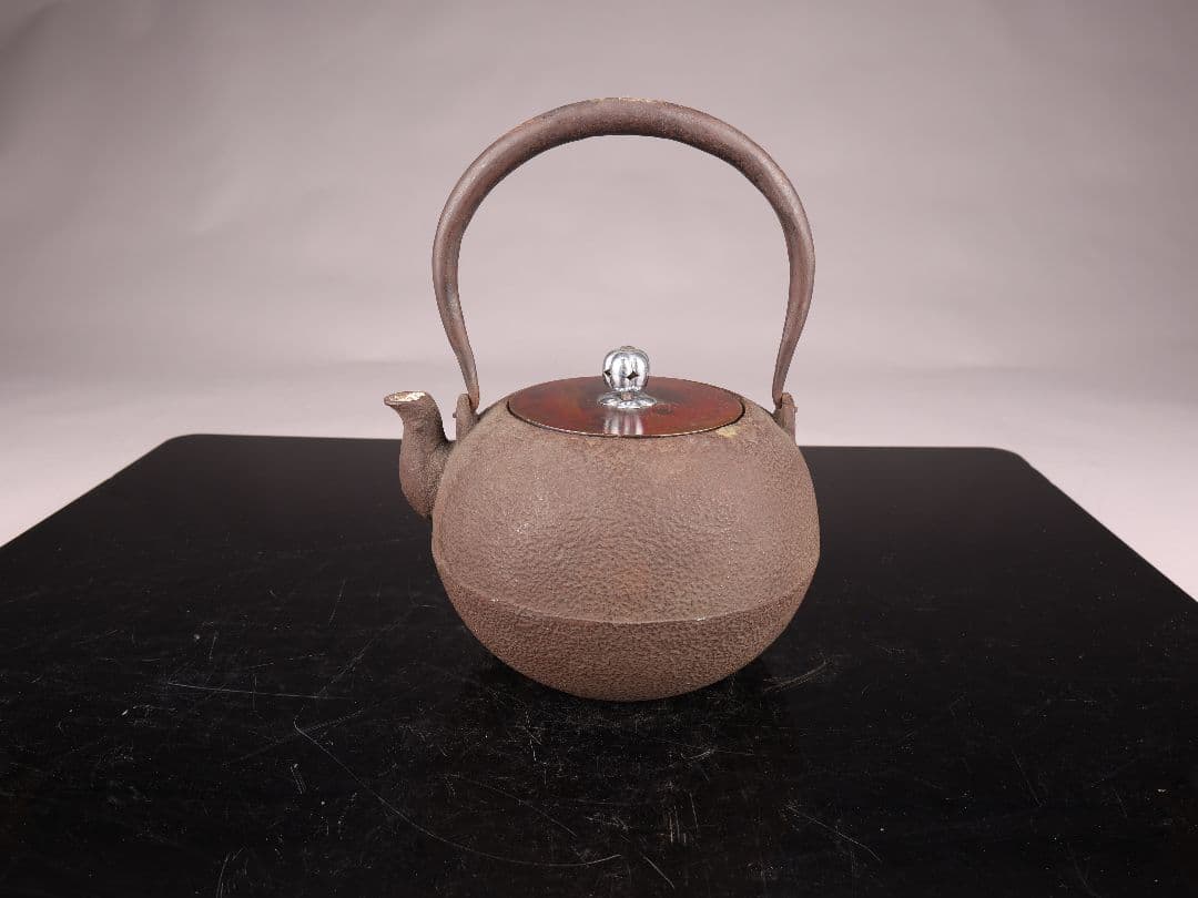 K1509 鉄瓶 龍文堂造 宝珠形 斑紫銅蓋 重量1495g 容量1400ml