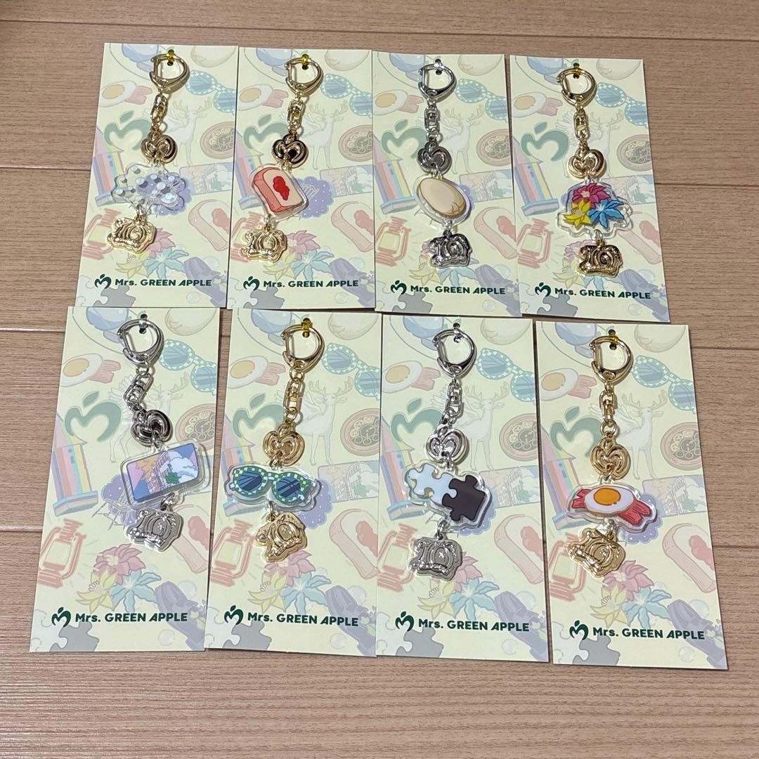 ※専用　ミセスグリーンアップル　ランダムチャームキーホルダー　８点