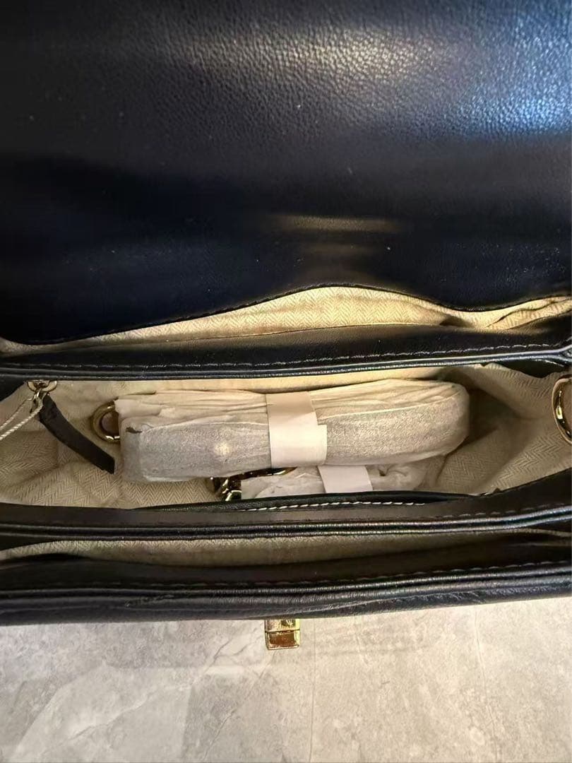 トリーバーチ　KIRA CHEVRON TOP-HANDLE SATCHEL