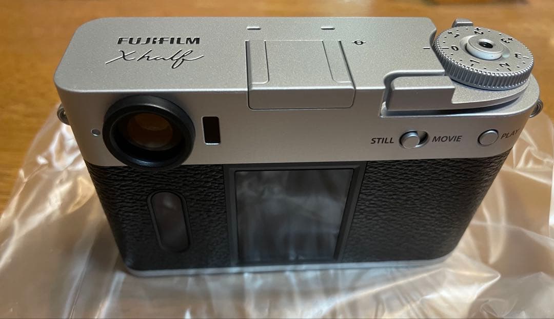 【新品】FUJIFILM デジタルカメラ　X half FX-HF1_S_JP