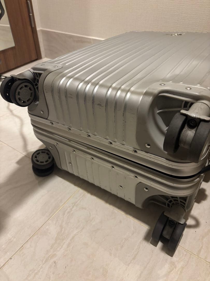 【非売品】メルセデスベンツ オリジナル スーツケース アルミ　32L