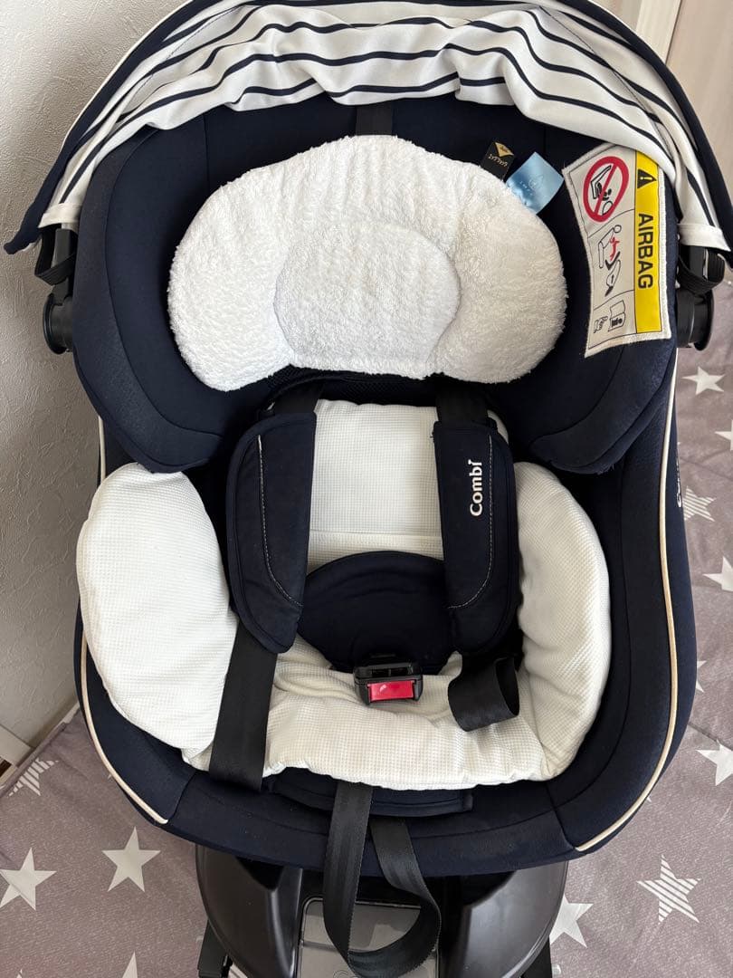 「新生児も安心」コンビ　チャイルドシート　ネイビー