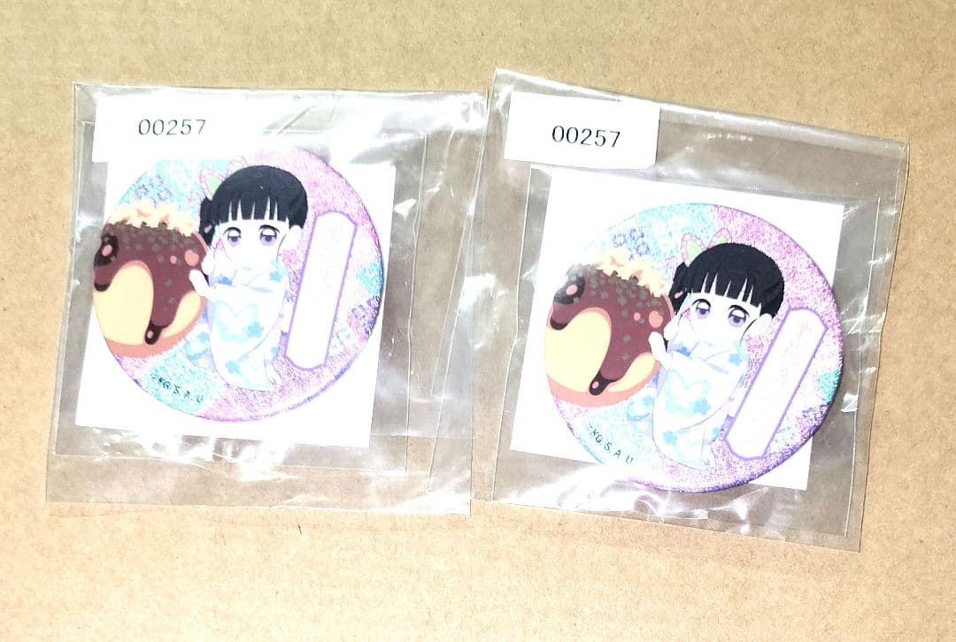 銀だこ　缶バッジ　栗花落カナヲ　鬼滅の刃