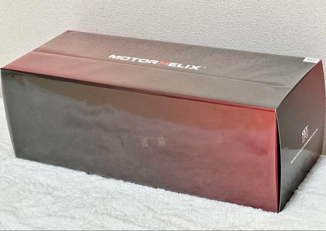 MOTORHELIX 日産 スカイライン GTR R34 1/18