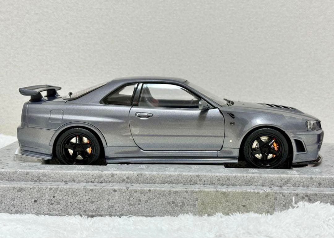 MOTORHELIX 日産 スカイライン GTR R34 1/18