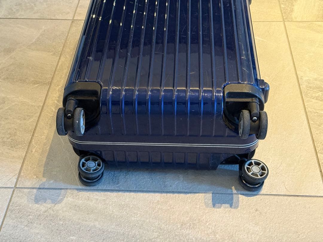 リモワ　リンボ　881.52.21.4　32リットル　4輪 スーツケース