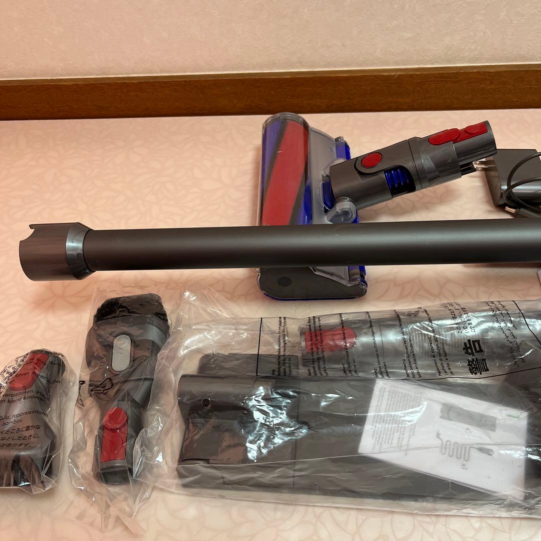 【最終値下】ダイソンDyson V8 Fluffy+