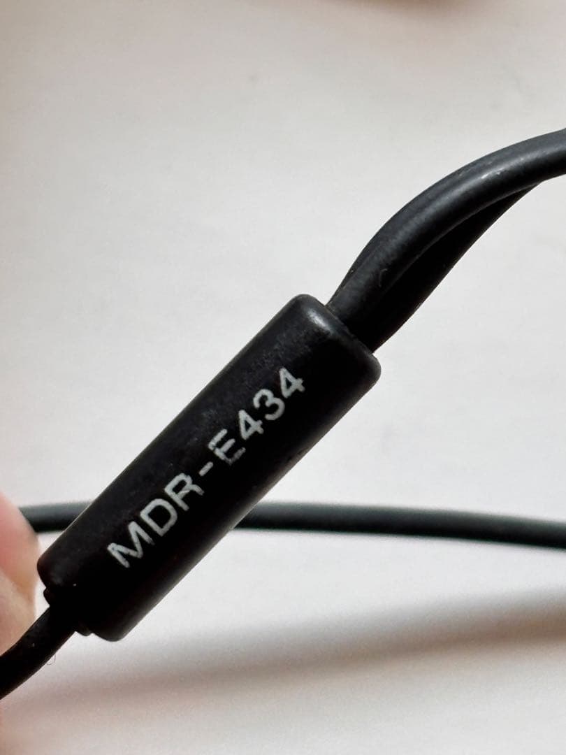 SONY WM-102 カセットプレーヤー　イヤホン付き　　ジャンク品