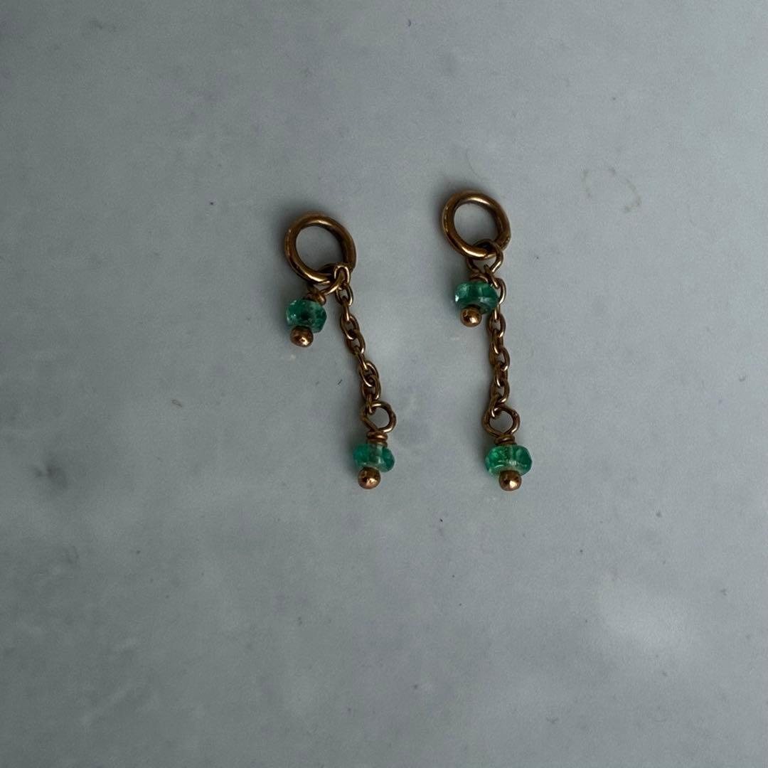 agete フック　ピアス　エメラルドチャーム付き