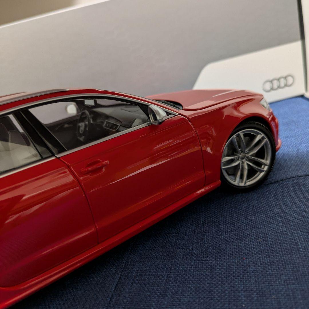 アウディ RS6 Avant　C7 ミニカー 1/18　ミニチャンプス　audi