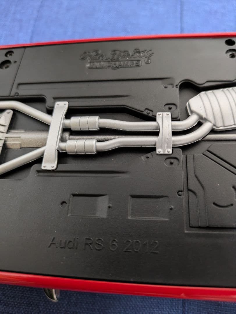 アウディ RS6 Avant　C7 ミニカー 1/18　ミニチャンプス　audi