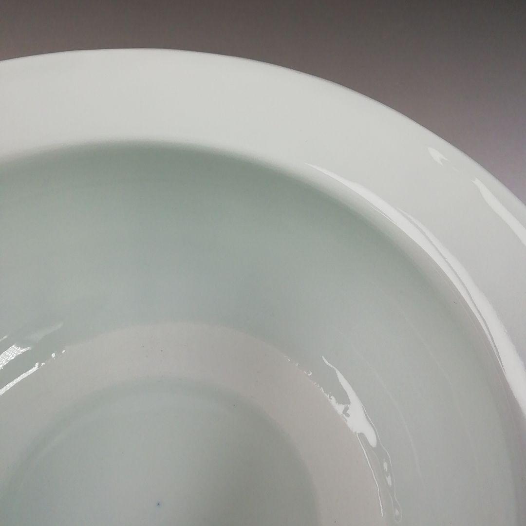 Ｔ６６８　建水　『白磁　宝尽くし』『大日本　三川内　平戸窯　悦山 造』　共箱