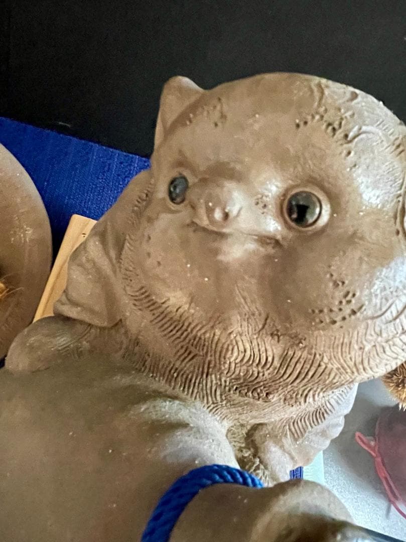 値下げ！【超レア・二六作】狸の酒瓶持ち陶器置物 在落款有 時代物 現品中古