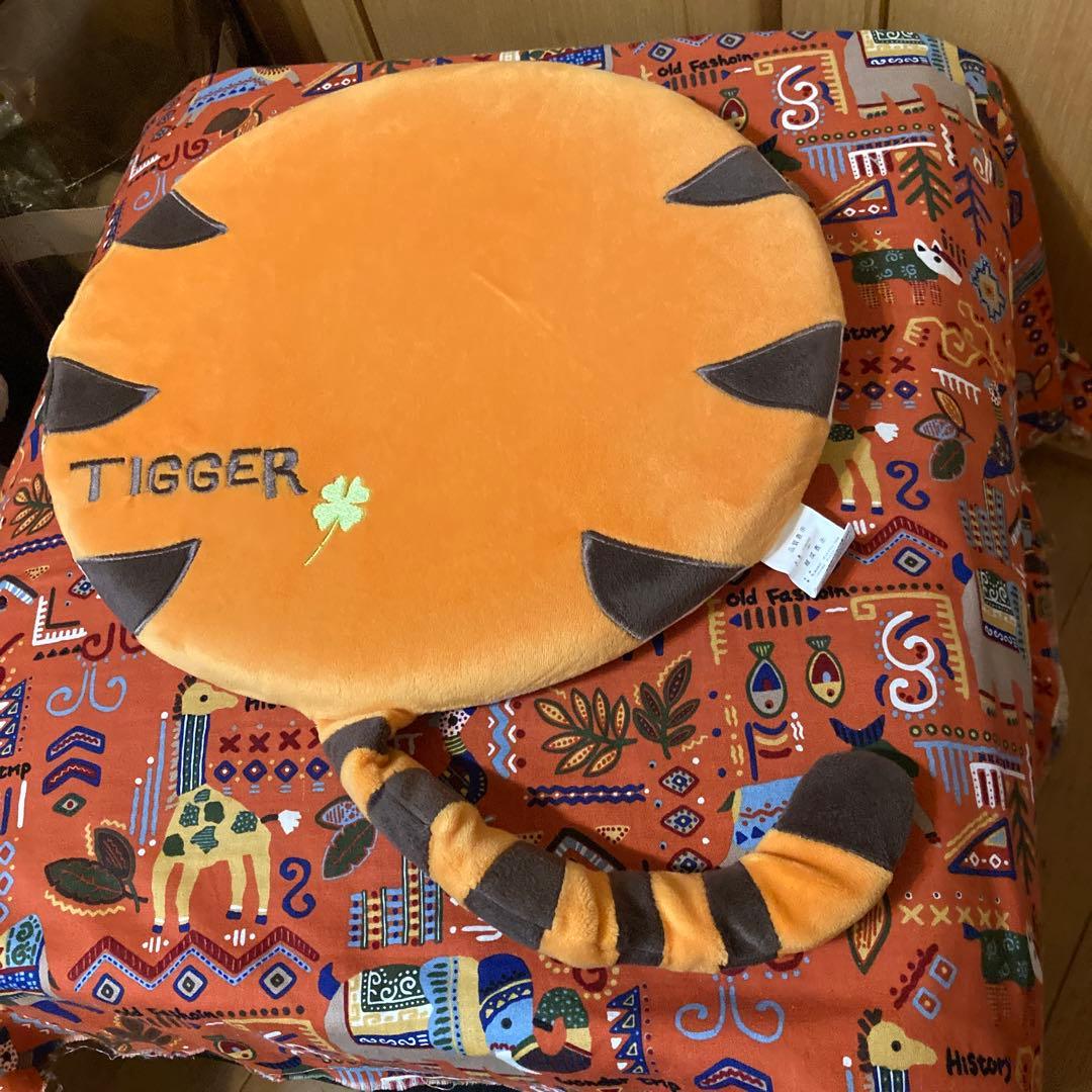 ティガー　クッション　座布団　プー さん　ディズニー