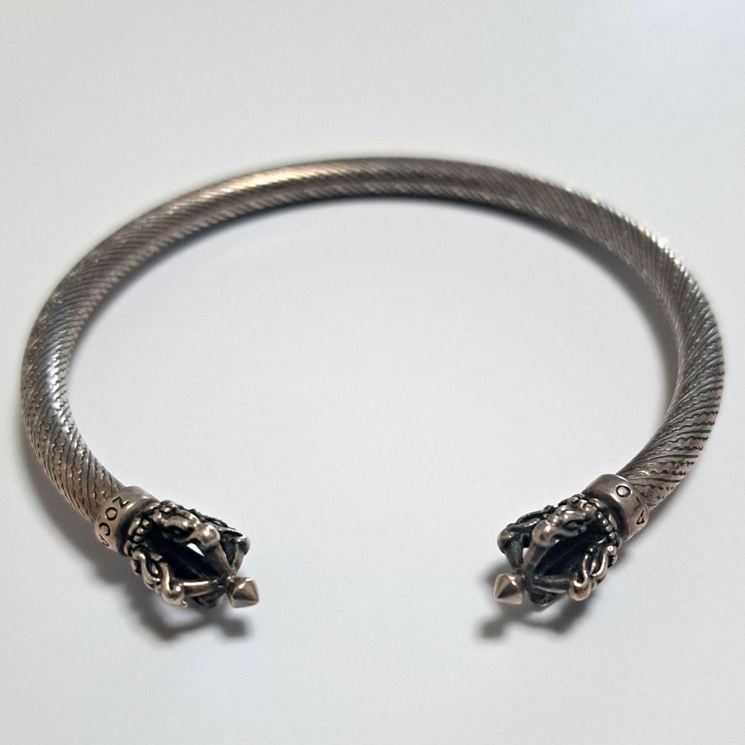 ソカロ　ドージェ　ツイスト　バングル