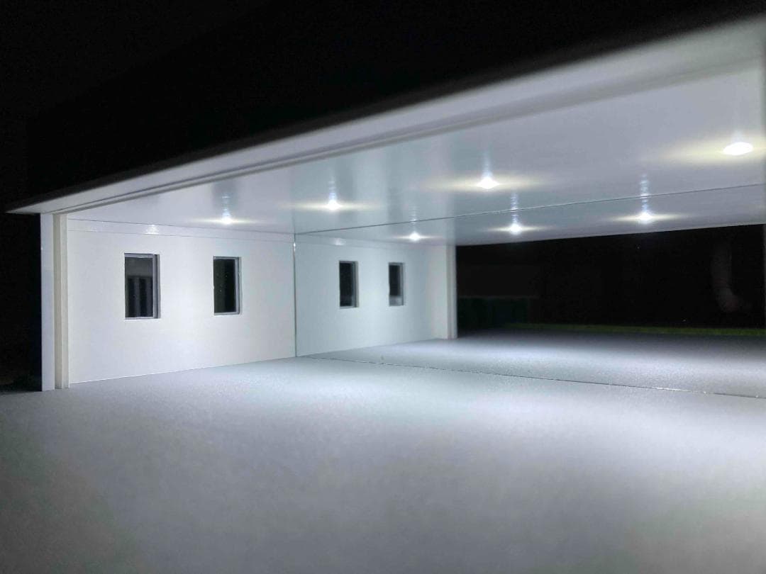 ミニカー専用ジオラマ：1/64 木造パーゴラ付ガレージ（ブラウン）期間限定セール