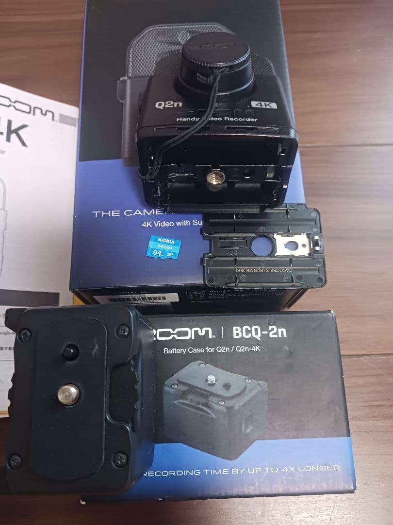 ZOOM Q2n-4K + BCQ-2n(外部バッテリーケース)付き