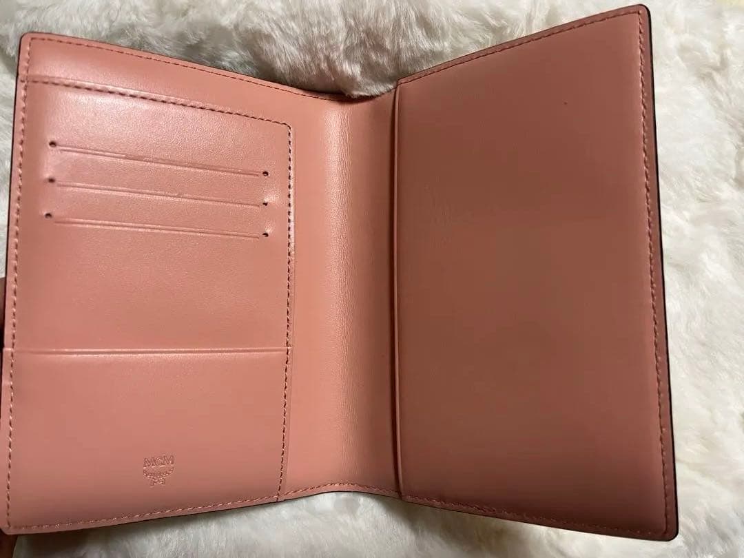 MCM ウサギデザイン パスポートケース　美品