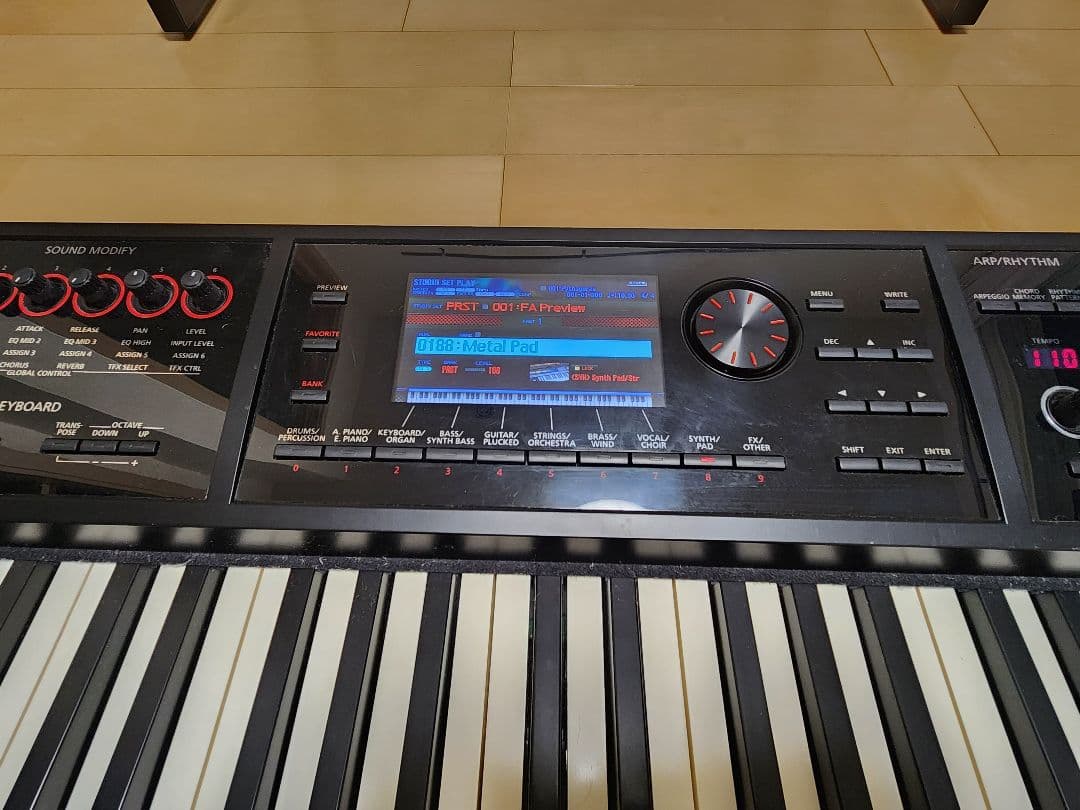 訳あり　Roland FA-08 88鍵 シンセサイザー ケース付　ローランド