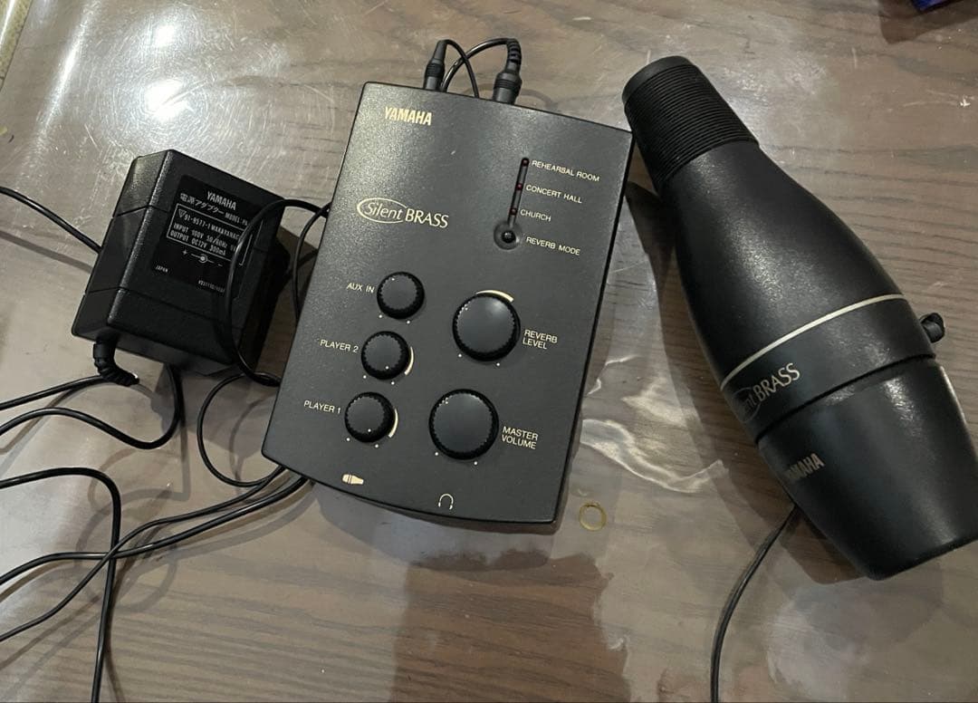 シルバー トランペット ケース付き　消音器付き