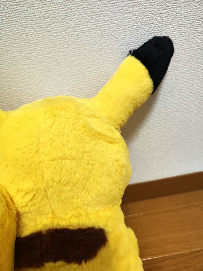 【新品未使用タグ付き】おっきいふわふわぬいぐるみピカチュウ　ポケモンセンター限定
